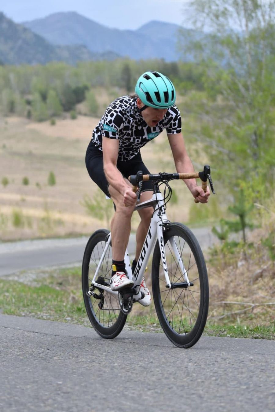 Победитель пролога Илья Боков из Томска 