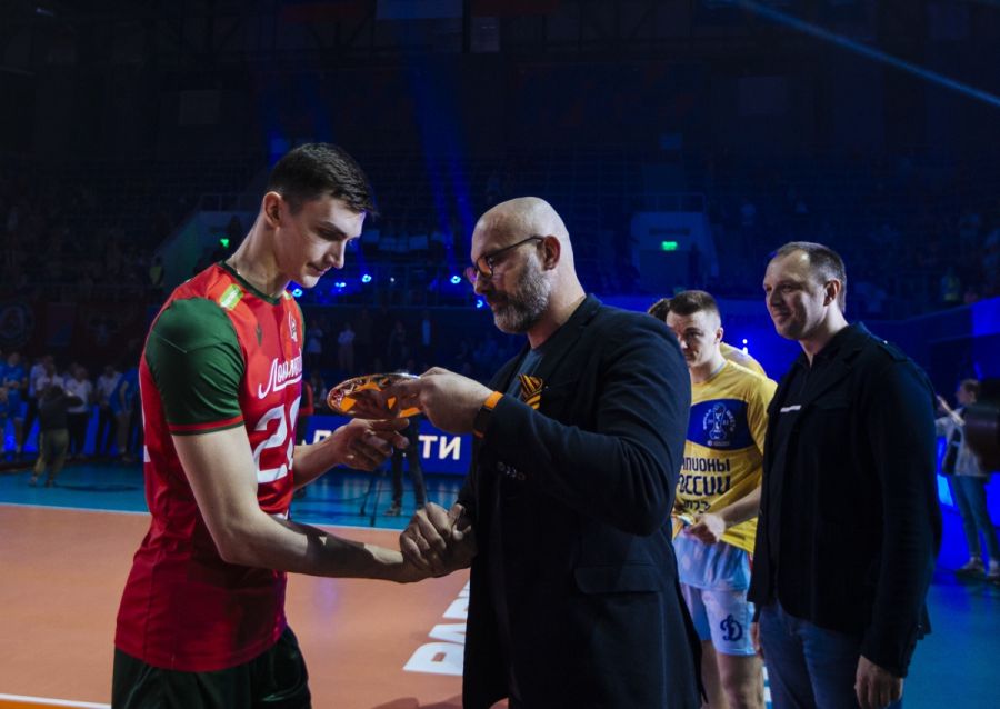 Ильяс Куркаев и генеральный менеджер сборной России Сергей Тетюхин. Фото: ВК «Зенит-Казань» 