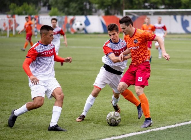 13 мая. Барнаул. Стадион СШОР Алексея Смертина. Чемпионат России среди ЛФК 3-го дивизиона высшей лиги зоны «Сибирь». 2-й тур. «Алтай» (Барнаул) – «Енисей-М» (Красноярск) 