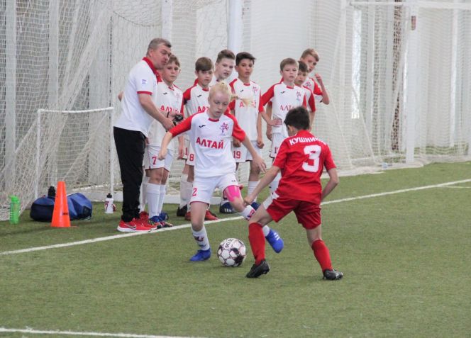 Команды «Алтай-2011» завоевали путевки на всероссийский финал чемпионата ДФЛ