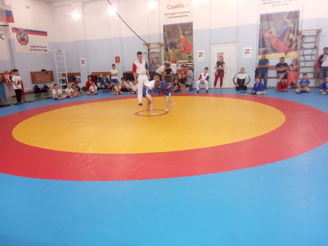 В Барнауле состоялся краевой фестиваль национальной борьбы корэш и самбо