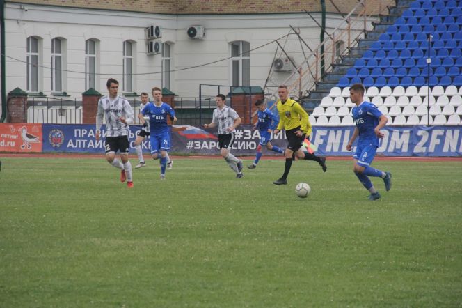 Фрагменты матча "Динамо-Барнаул-М" - "Торпедо" Рубцовск