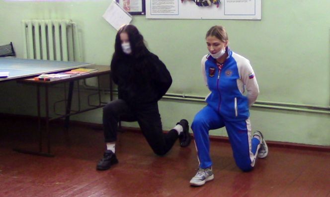 Мастер спорта России по тхэквондо Анастасия Анохина провела спортивное занятие для несовершеннолетних, содержащихся в СИЗО-1 УФСИН России по Алтайскому краю 