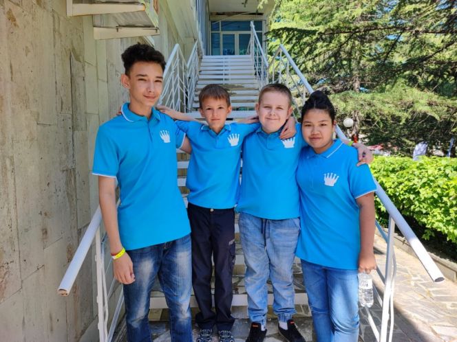 "Белая ладья" приближается к финишу.  Команда барнаульской гимназии №42 в числе претендентов на медали