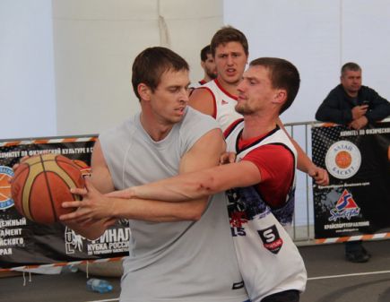 В Барнауле состоялся финал Кубка России по уличному баскетболу 3х3. 