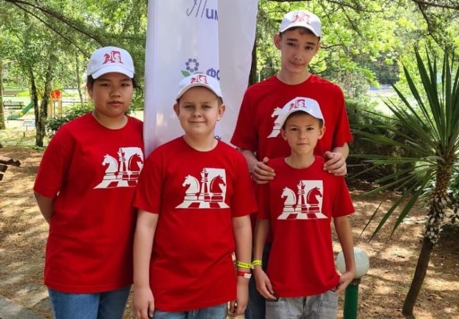 В шаге от медалей. Команда 42-й барнаульской школы заняла 4-е место в финале турнира "Белая ладья"