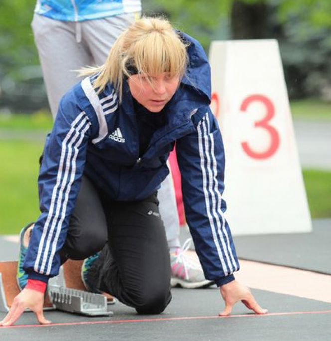 В горящую избу вбежит