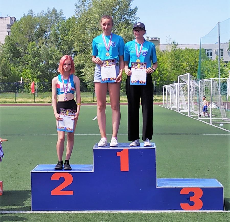 Победителями краевых соревнований по лёгкой атлетике XLII Спартакиады спортивных школ Алтайского края среди спортсменов до 16 лет стали юноши Краевой СШОР и девушки СШОР-2 города Барнаула 