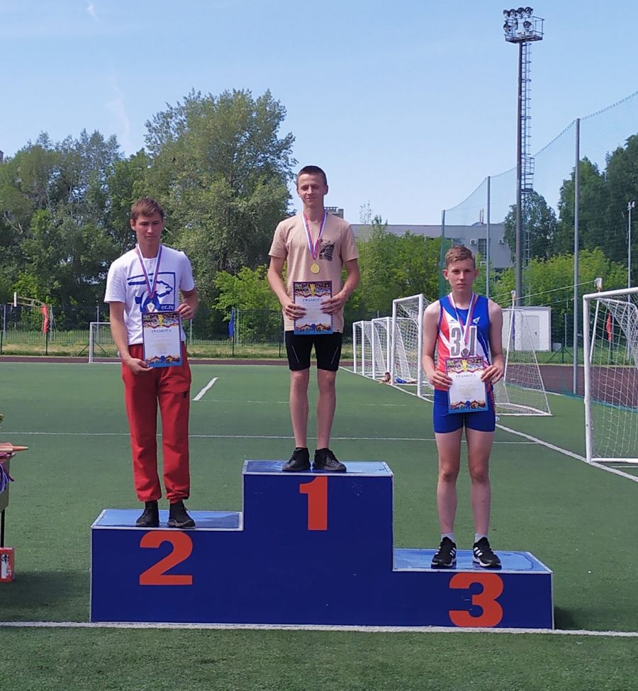 Победителями краевых соревнований по лёгкой атлетике XLII Спартакиады спортивных школ Алтайского края среди спортсменов до 16 лет стали юноши Краевой СШОР и девушки СШОР-2 города Барнаула 