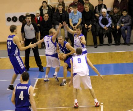 «АлтайБаскет» на своём паркете обыграл московское «Динамо» – 70:56 (фото).