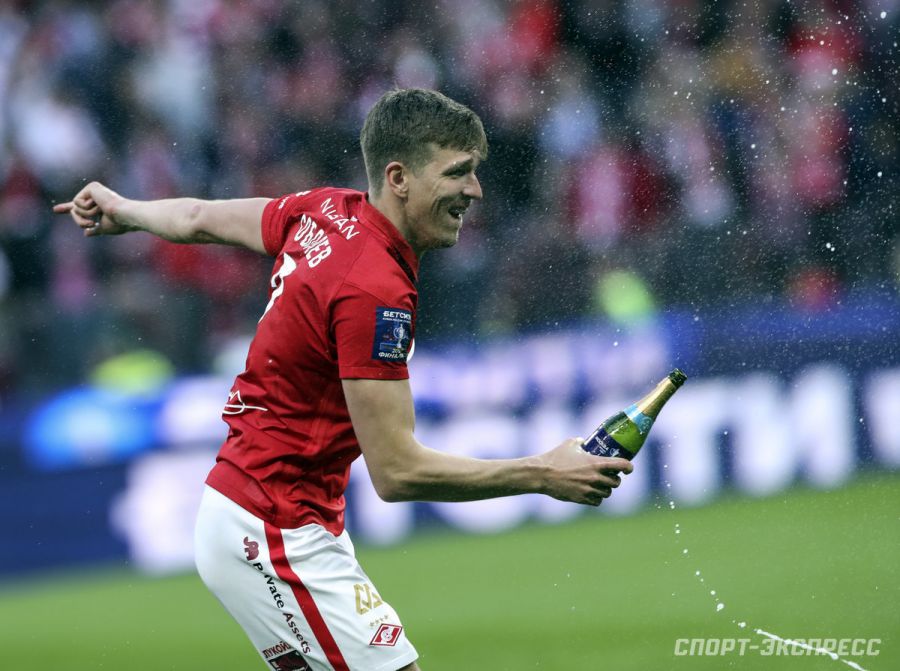 Соболев празднует победу в БЕТСИТИ Кубке России. Фото: Александр Фёдоров, "СЭ"