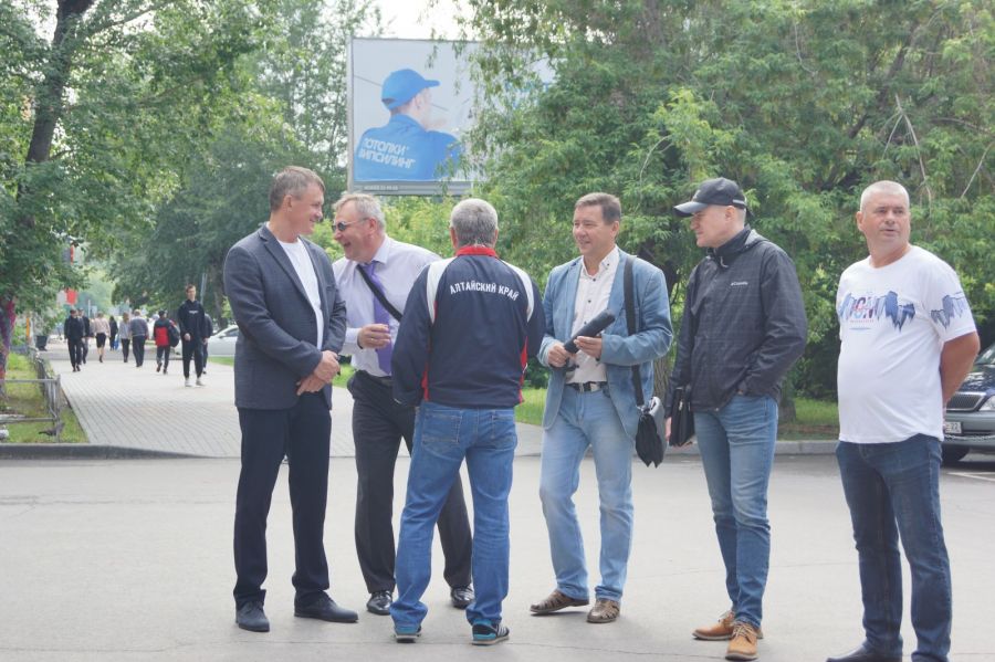 Тридцать лет спустя. В АлтГПУ встретились выпускники факультета физической культуры 1992 года