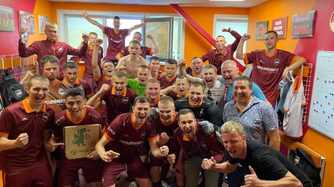 "Победно-рекордная" раздевалка барнаульского "Темпа" после матча с "Бурятией"