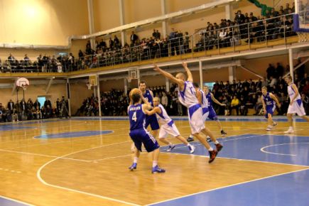 «АлтайБаскет» на своём паркете обыграл московское «Динамо» – 70:56 (фото).