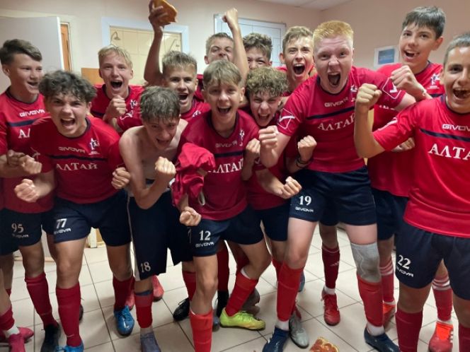 Долгожданная победа! "Алтай-2007" переиграл "Новосибирск" в матче 6-го тура ЮФЛ Сибирь