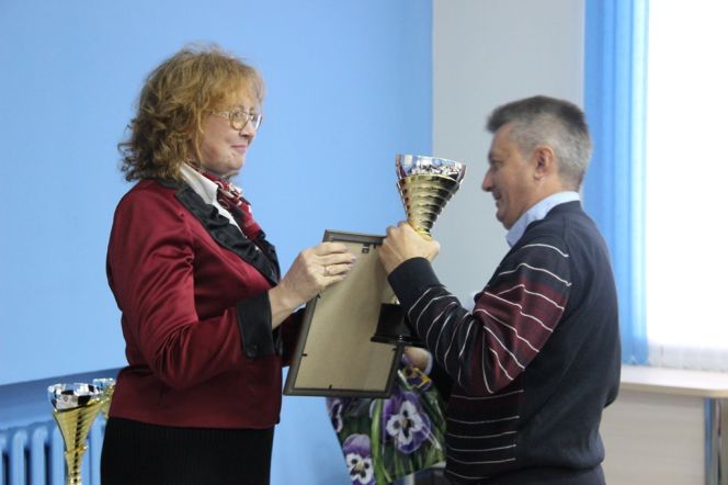 Гордо реет "Буревестник"