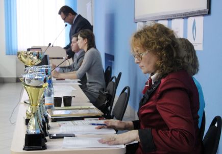 Гордо реет "Буревестник"