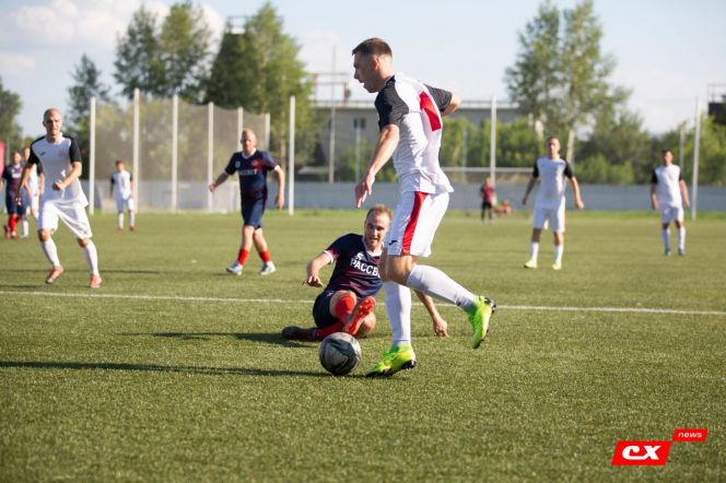 Фрагменты матча "Полимер" - "Рассвет". Фото: Владимир Мартынов/CX News