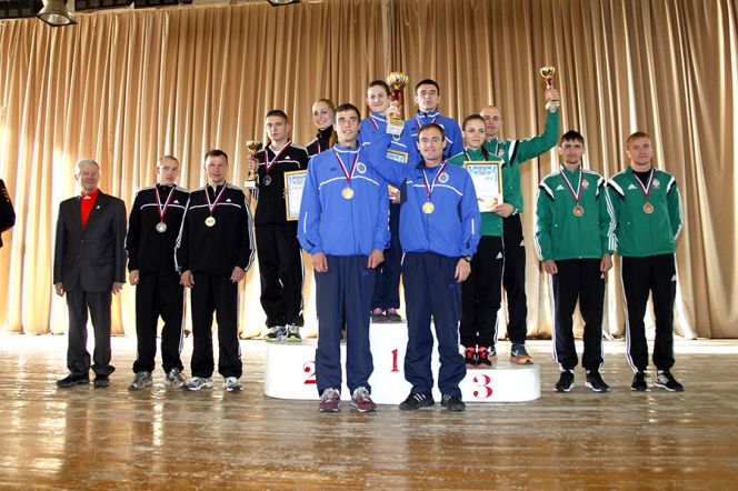 В Барнаульском юридическом институте завершились чемпионаты по легокатлетическому кроссу и летнему служебному биатлону среди вузов МВД России.