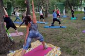 Барнаульцев приглашают в парк «Изумрудный» на занятия йогой и пилатесом