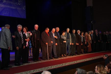 Институт физической культуры и спорта Алтайского педуниверситета отметил 50-летие (фото). 