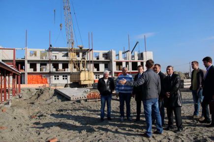 Без малого 100 миллионов