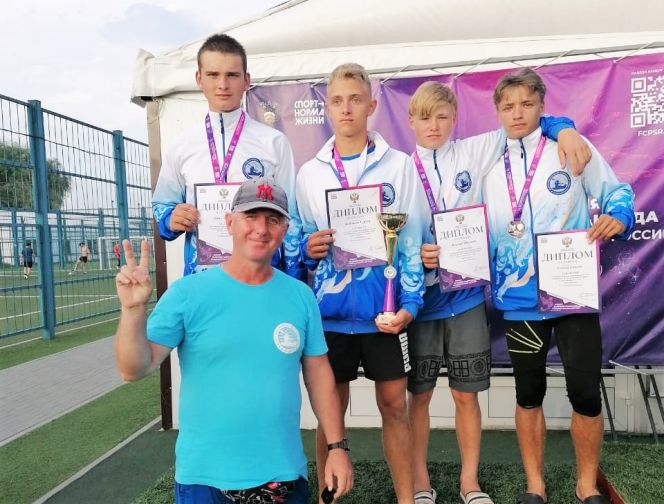 Каноистка Александра Власова выиграла второе золото XI летней Спартакиады учащихся России. Юноши вновь с серебром в байдарке-четверке