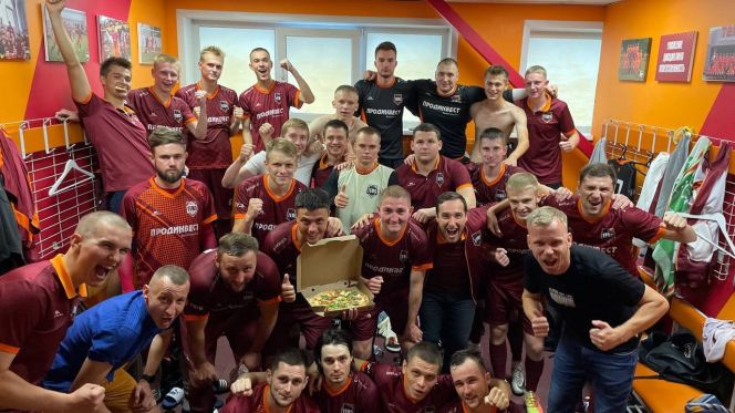 Победная раздевалка "Темпа" после матча с "Динамо-Барнаул-М"