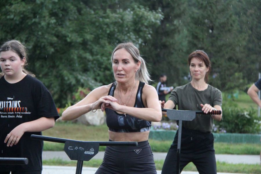 Фитнес-джампинг: стоит только начать, остановиться уже невозможно! Фото: Александр Чёрный/"Алтайский спорт"