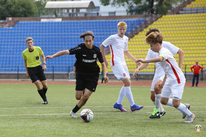 Фрагмент матча ЮФЛ Сибирь "Тюмень" - "Алтай". Фото ФК "Тюмень" 