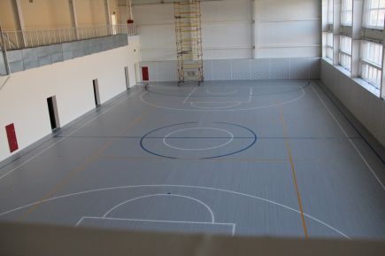 Считанные дни остаются до открытия в Алейске современного спорткомплекса (фото). 