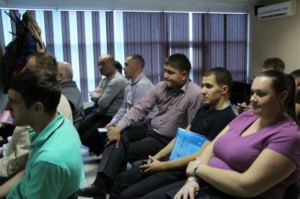 В Барнауле состоялся региональный семинар главных судей и инспекторов, а также первых и вторых судей высшей лиги «А» и «Б» (фото).   