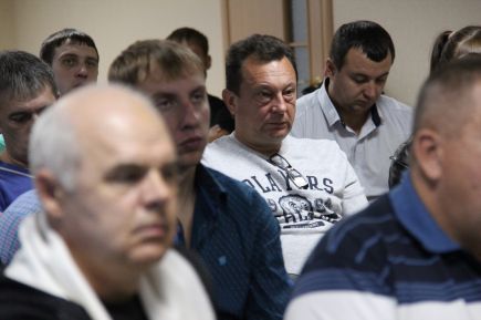 В Барнауле состоялся региональный семинар главных судей и инспекторов, а также первых и вторых судей высшей лиги «А» и «Б» (фото).   