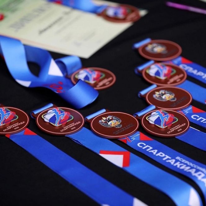 Барнаульцы Савелий Савлуков и Полина Миллер стали победителями легкоатлетических стартов Спартакиады сильнейших в длинном спринте