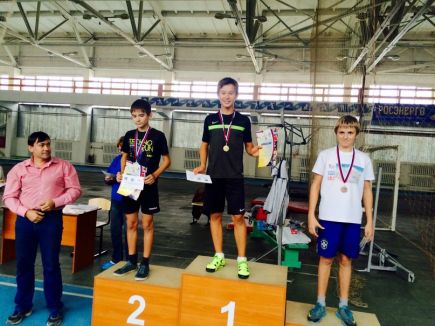 Алтайские горнолыжники и сноубордисты провели первенство края по общефизической подготовке.