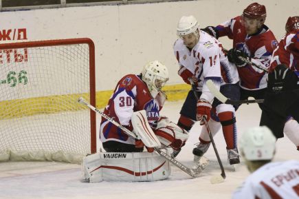 В очередном домашнем матче первенства ВХЛ "Алтай" проиграл саранской "Мордовии" со счетом 0:7.