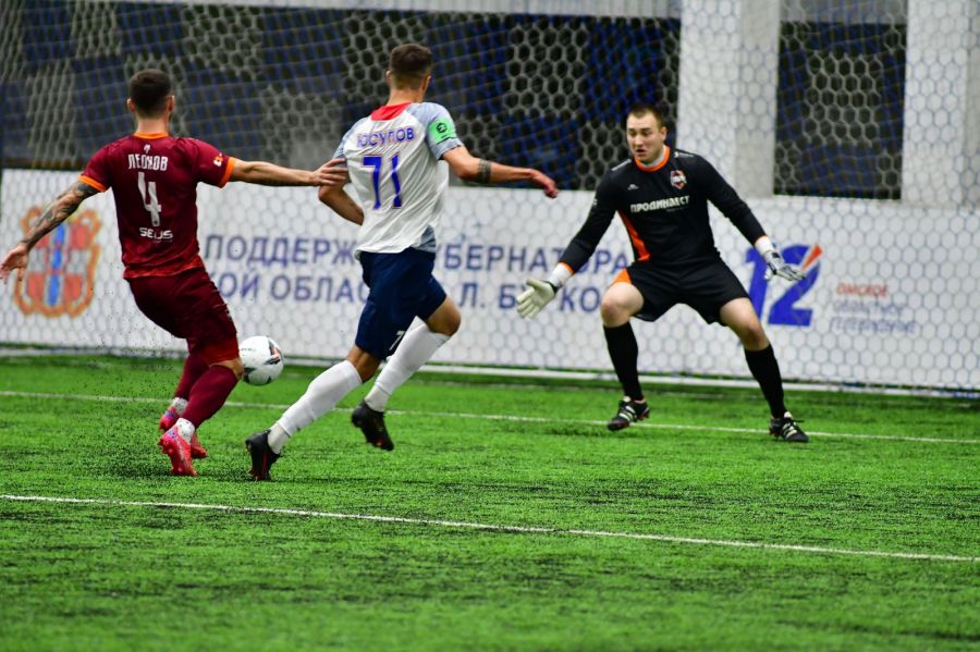 Артём Юсупов (№71) забивает второй мяч в ворота "Темпа". Фото: ФК "Иртыш"