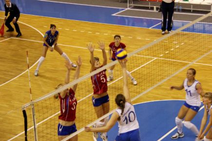 Женская команда «Алтай» начала домашний тур с поражения от куйбышевского «Олимпа» – 2:3 (фото).