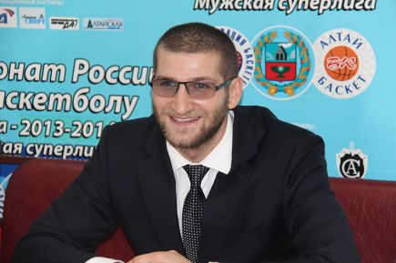 Повторный матч с ярославским "Буревестником" завершился победой алтайских баскетболистов - 72:55.