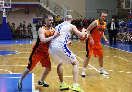 Повторный матч с ярославским "Буревестником" завершился победой алтайских баскетболистов - 72:55.