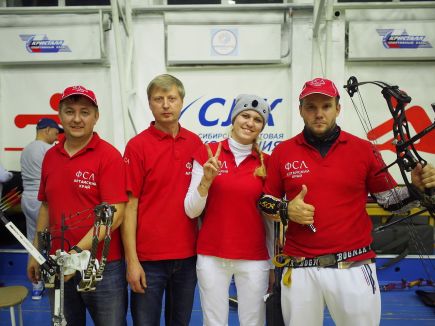 Светлана Руденко - победительница открытого чемпионата Новосибирской области в дисциплине "классический лук".