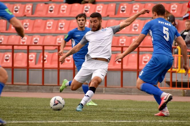 Когда своё поле не помощник. 10-й тур в четвёртой группе Второй лиги принёс сенсационные результаты 