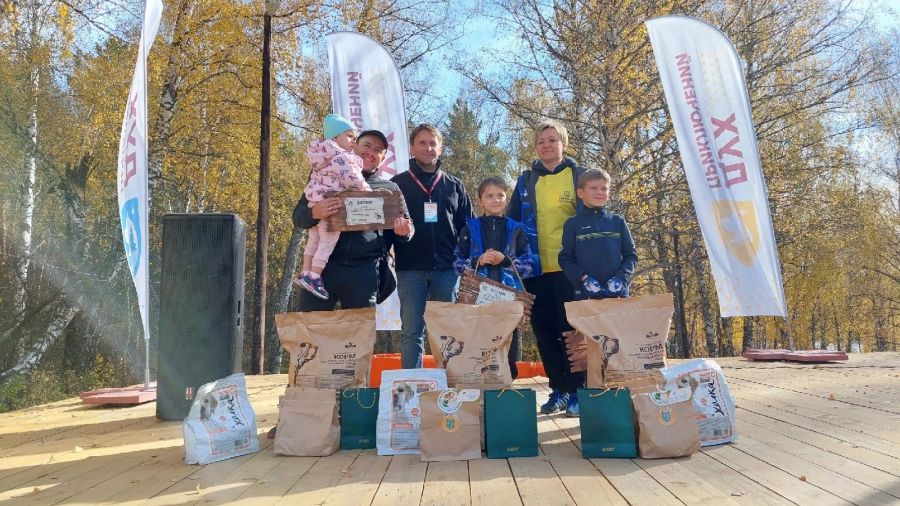 В детских стартах участвовала самая юная спортсменка, 3-летняя Маргарита Васильева, которая в сопровождении родителей принесла медаль в копилку своей команды