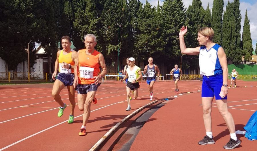 18 медалей на шестерых.  Любители бега Алтайского края выступили на чемпионате России среди ветеранов