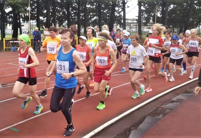 18 медалей на шестерых.  Любители бега Алтайского края выступили на чемпионате России среди ветеранов