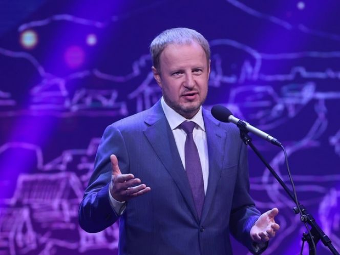 Губернатор Виктор Томенко поздравил жителей Алтайского края с 85-летием региона