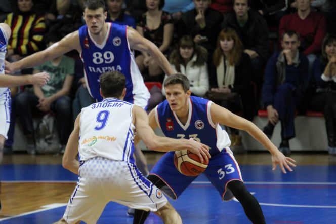 «АлтайБаскет» уступил пермской «Парме» в матче 1/8 финала Кубка России со счетом 66:106.