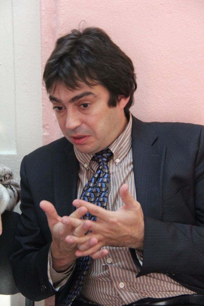 Исполнительный директор Российской шахматной федерации Марк Глуховский встретился с заместителем губернатора Алтайского края Даниилом Бессарабовым и посетил Барнаульский центр помощи детям №4.    