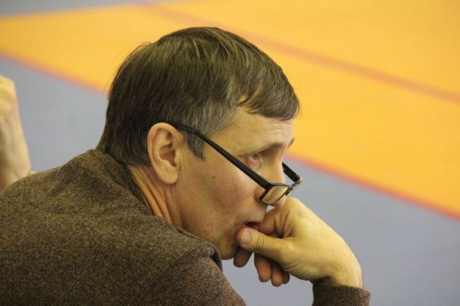 Учитель физкультуры барнаульской школы №117 Игорь Майстренко отмечен благодарственным письмом министра спорта РФ