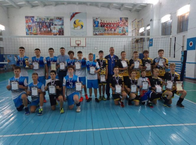 В Ребрихе  определились призеры турнира по волейболу XLI краевой спартакиады спортивных школ среди юношей до 17 лет 